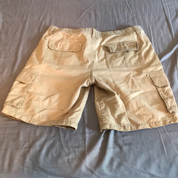 Weatherproof shorts - Picture 2 of 4
